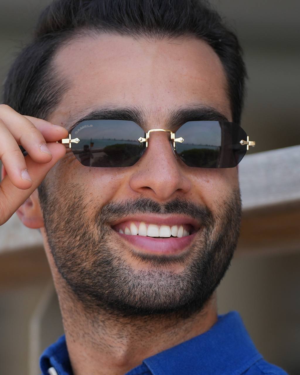 black classic sunglasses